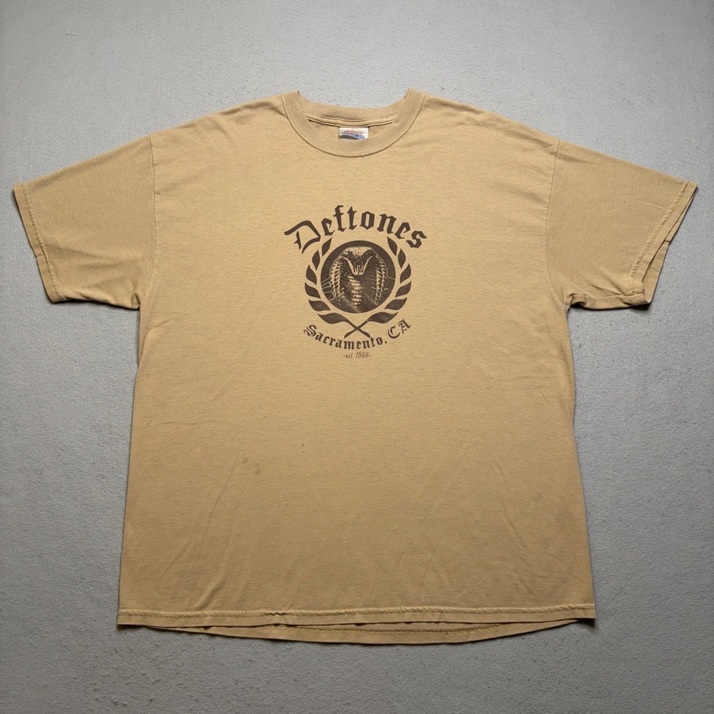 Hanes Deftones T-Shirt Mens XL Tan Sacramento Cobra Graphic Vintage Y2K Band Tee